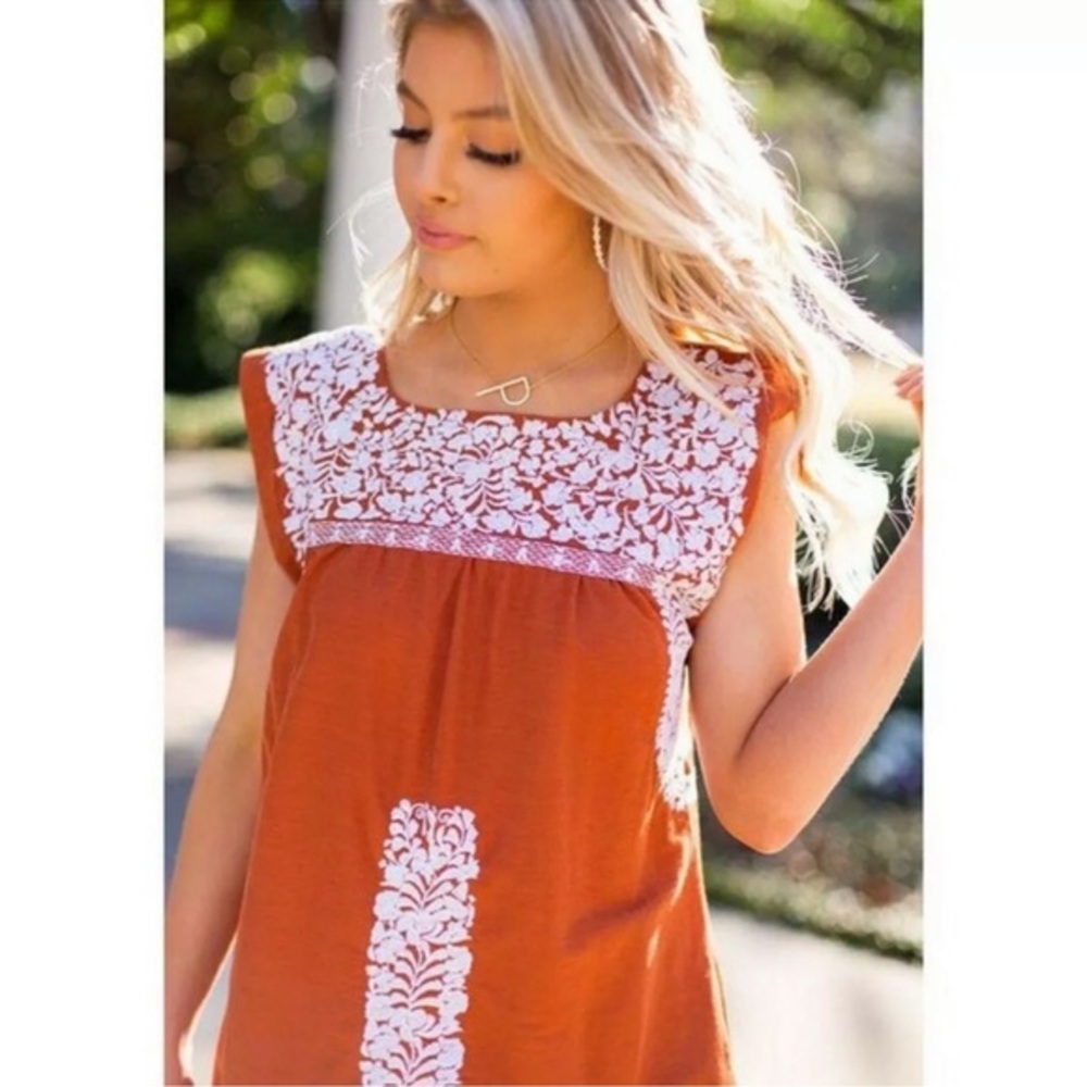 J. MARIE The Rainey Top -  Embroidered EUC! Size Small Retail $91